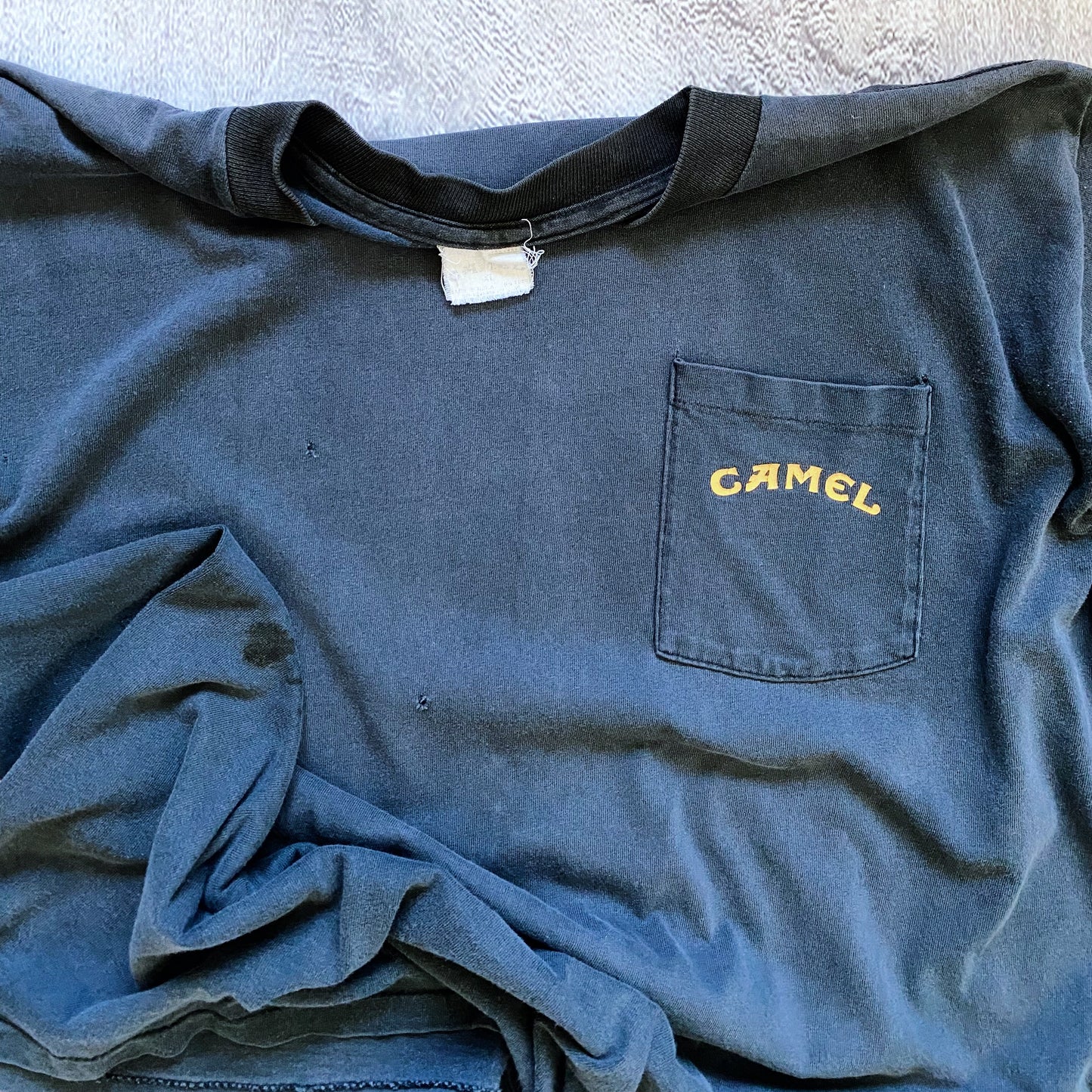 VINTAGE SINGLE STITCH FADED CAMEL POCKET TEE-1990'S SIZE XL