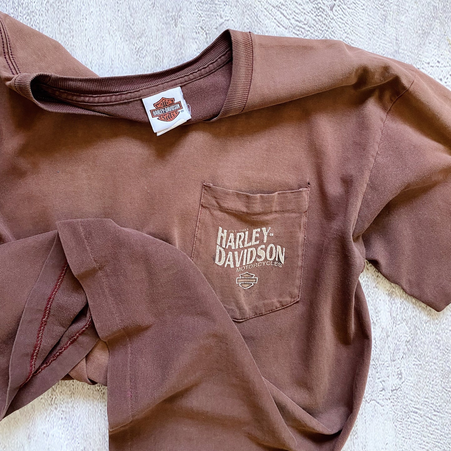 VINTAGE SINGLE STITCH SUN FADED BROWN HARLEY DAVIDSON POCKET TEE- 2000'S SIZE L