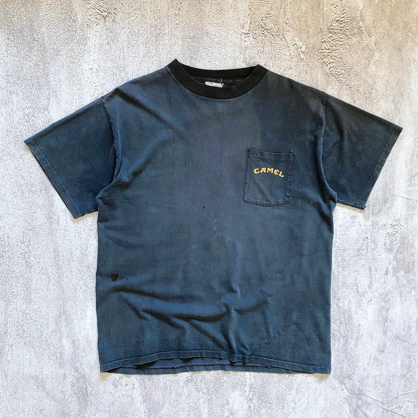 VINTAGE SINGLE STITCH FADED CAMEL POCKET TEE-1990'S SIZE XL