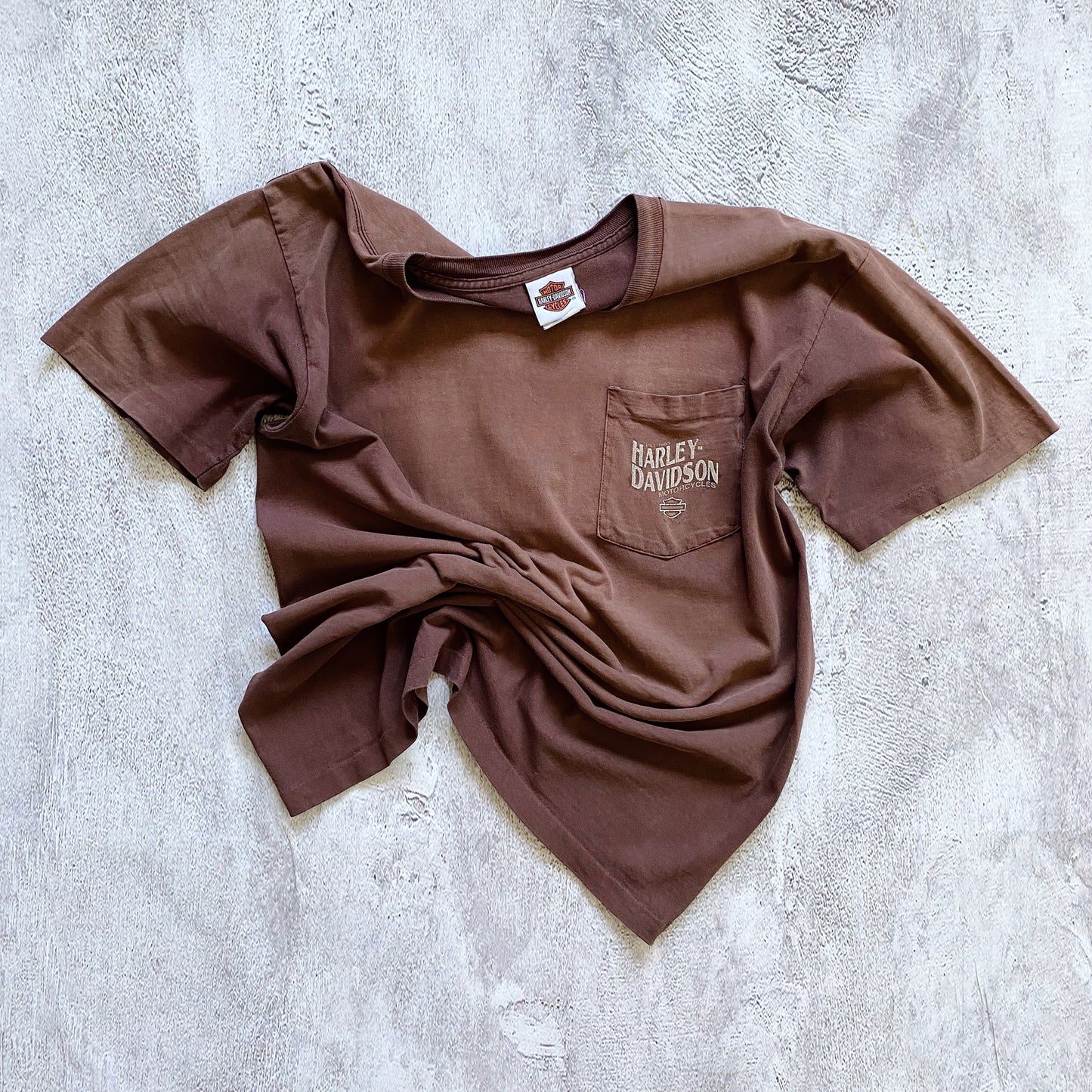 VINTAGE SINGLE STITCH SUN FADED BROWN HARLEY DAVIDSON POCKET TEE- 2000'S SIZE L