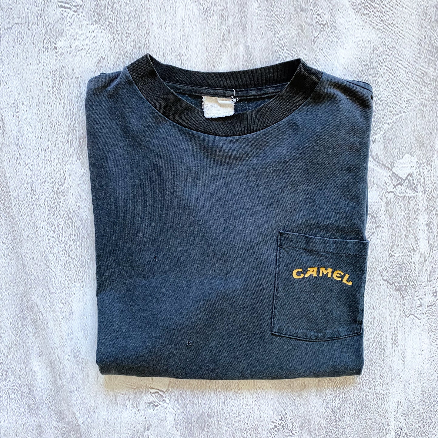 VINTAGE SINGLE STITCH FADED CAMEL POCKET TEE-1990'S SIZE XL