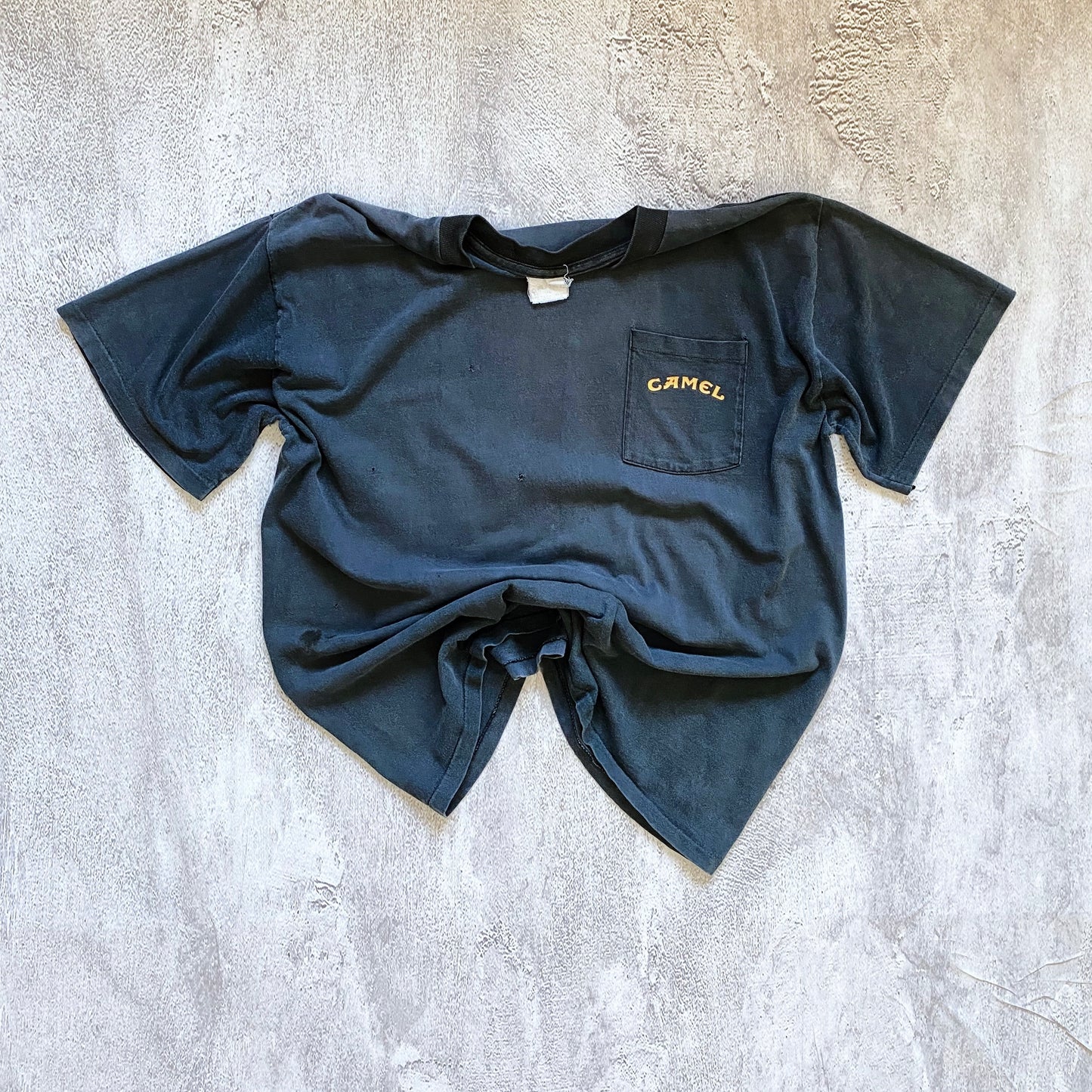 VINTAGE SINGLE STITCH FADED CAMEL POCKET TEE-1990'S SIZE XL