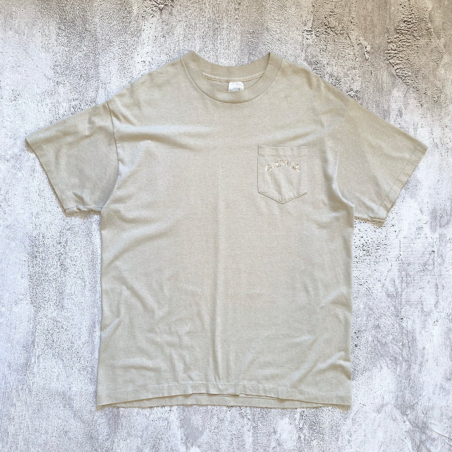 VINTAGE SINGLE STITCH CAMEL POCKET TEE-1990'S SIZE XL