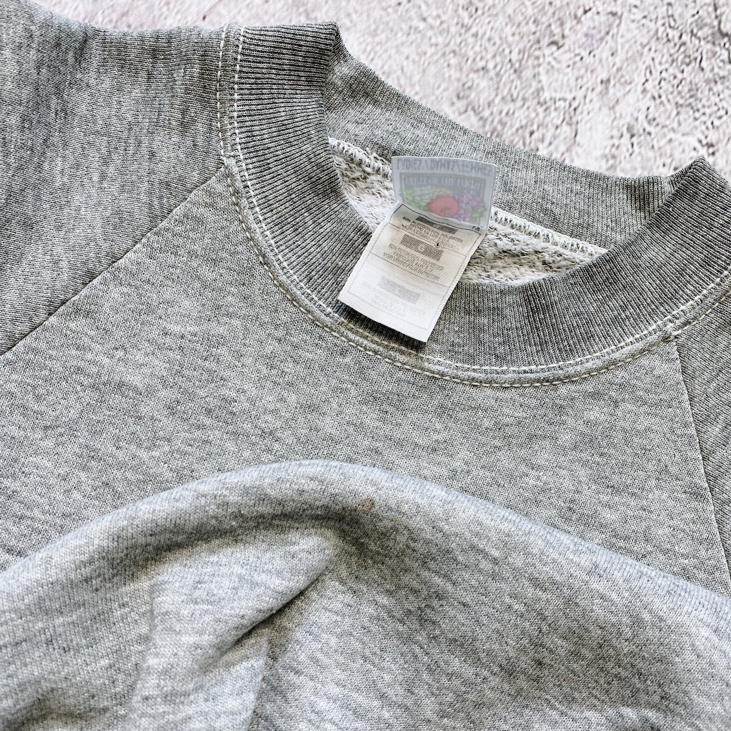 VINTAGE HEATHER GREY FRUIT OF THE LOOM SWEATSHIRT- 1990'S SIZE L