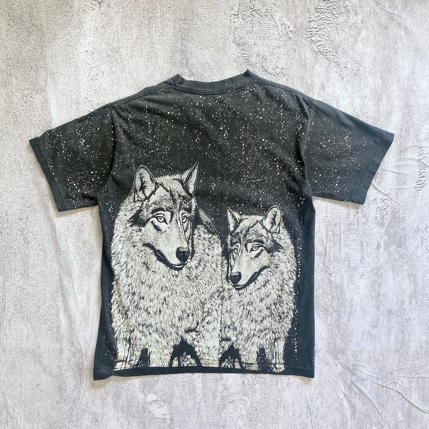 VINTAGE SINGLE STITCH ALL OVER WOLVES TEE-1990'S SIZE XL/L