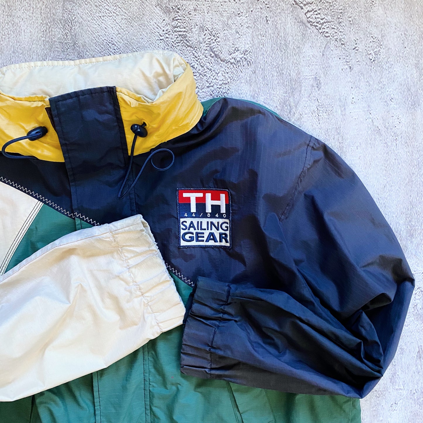 VINTAGE TOMMY HILFIGER SAILING GEAR WINDBREAKER JACKET-1990S SIZE L