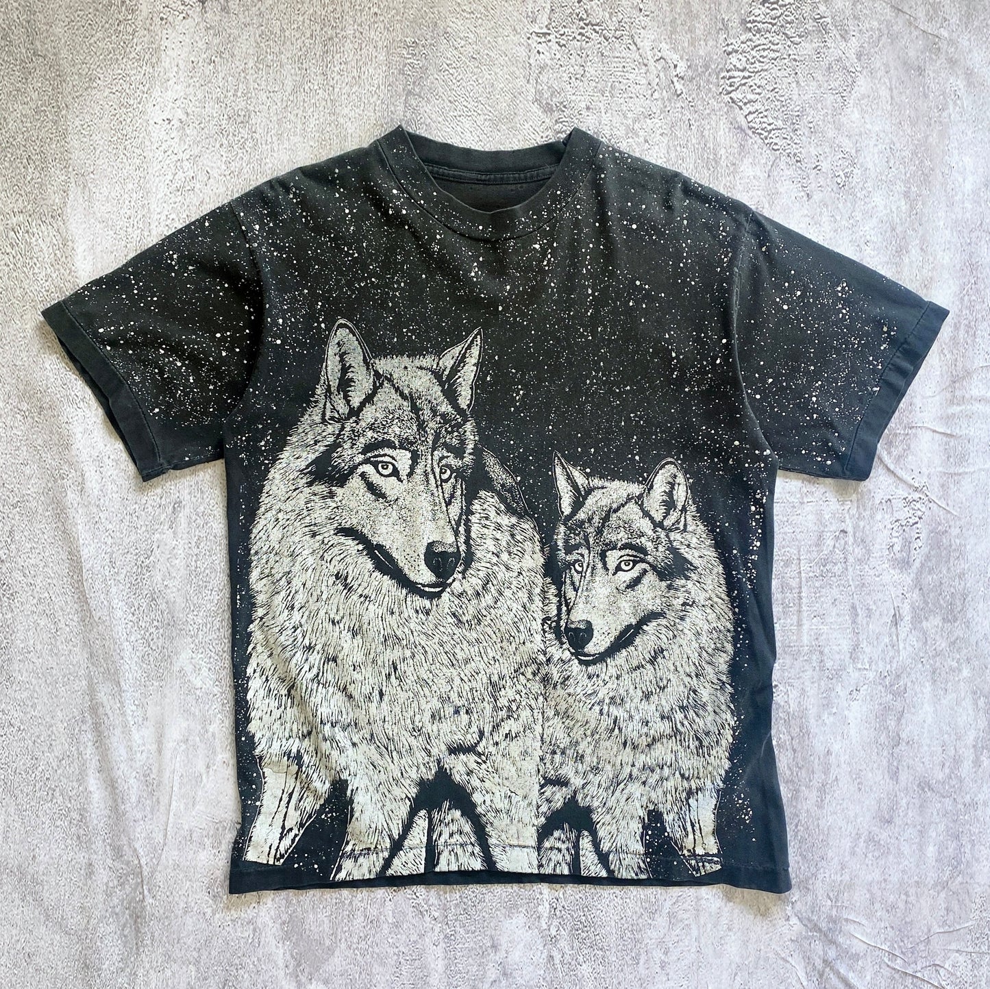 VINTAGE SINGLE STITCH ALL OVER WOLVES TEE-1990'S SIZE XL/L