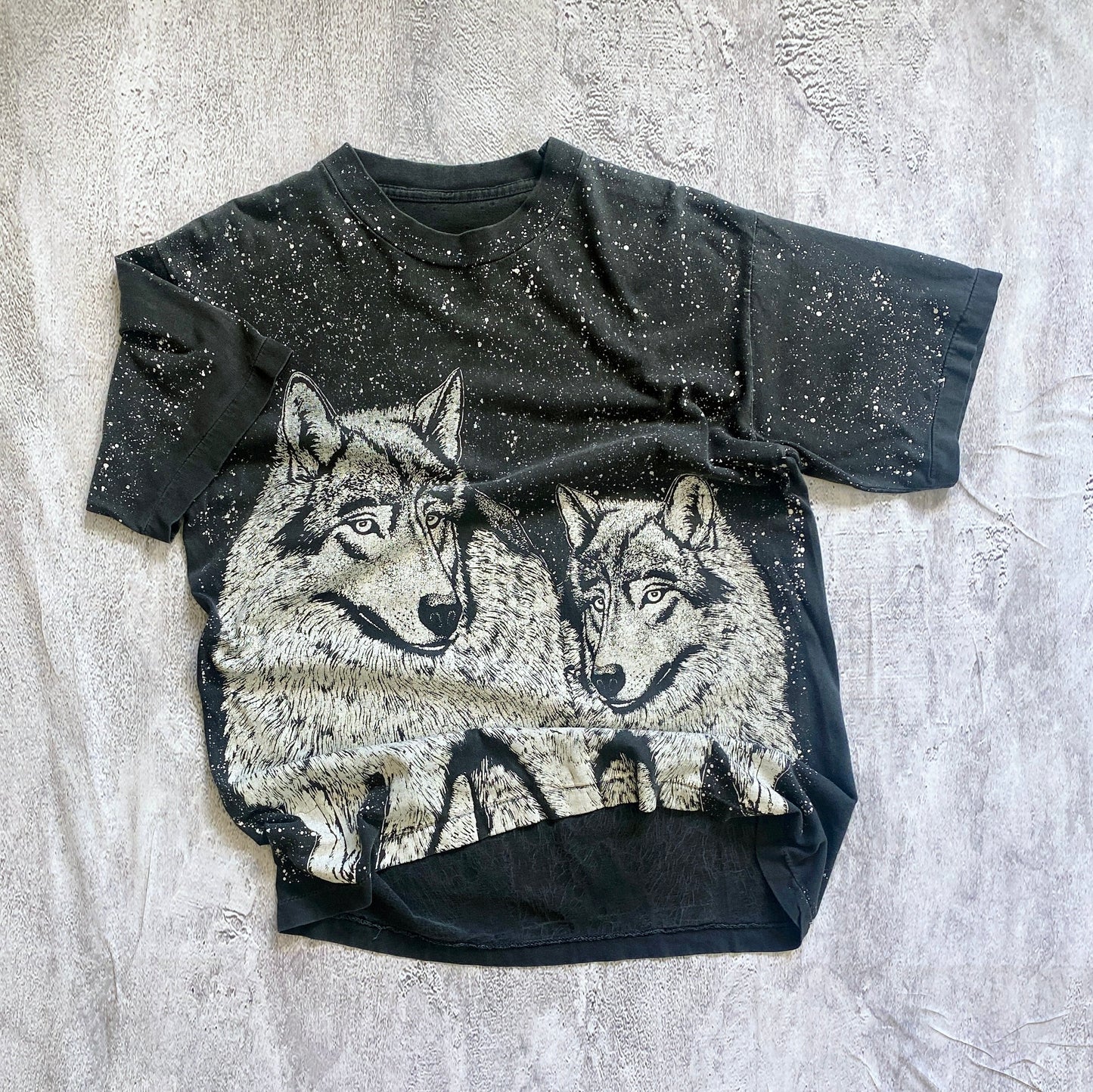 VINTAGE SINGLE STITCH ALL OVER WOLVES TEE-1990'S SIZE XL/L