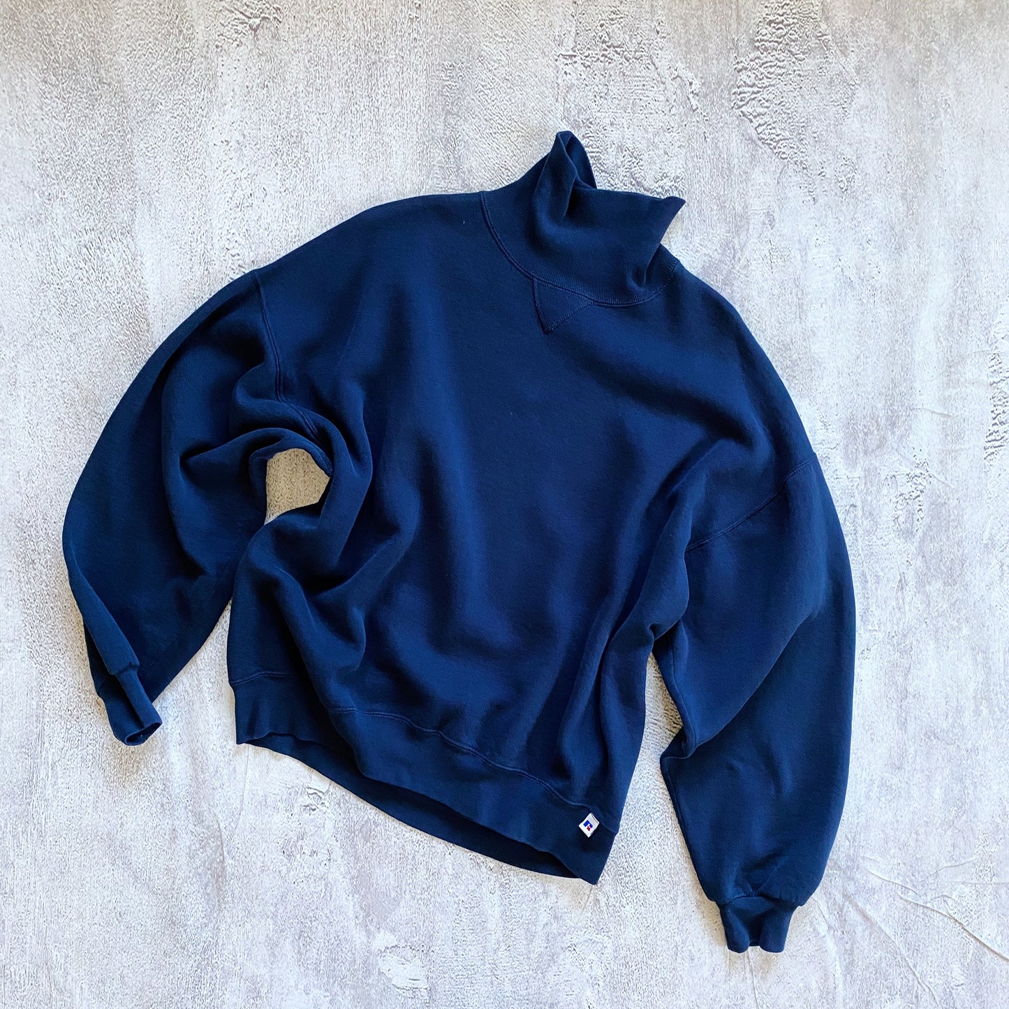 VINTAGE NAVY BLUE RUSSELL ATHLETIC TURTLE NECK SWEATSHIRT-1990'S SIZE XL